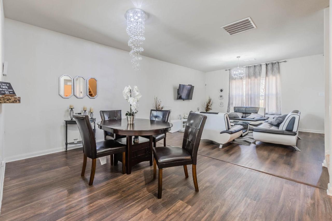 Luxury 5Br Dallas Retreat With Business Amenities - Perfect For Business Travelers, Families & Groups Eksteriør billede