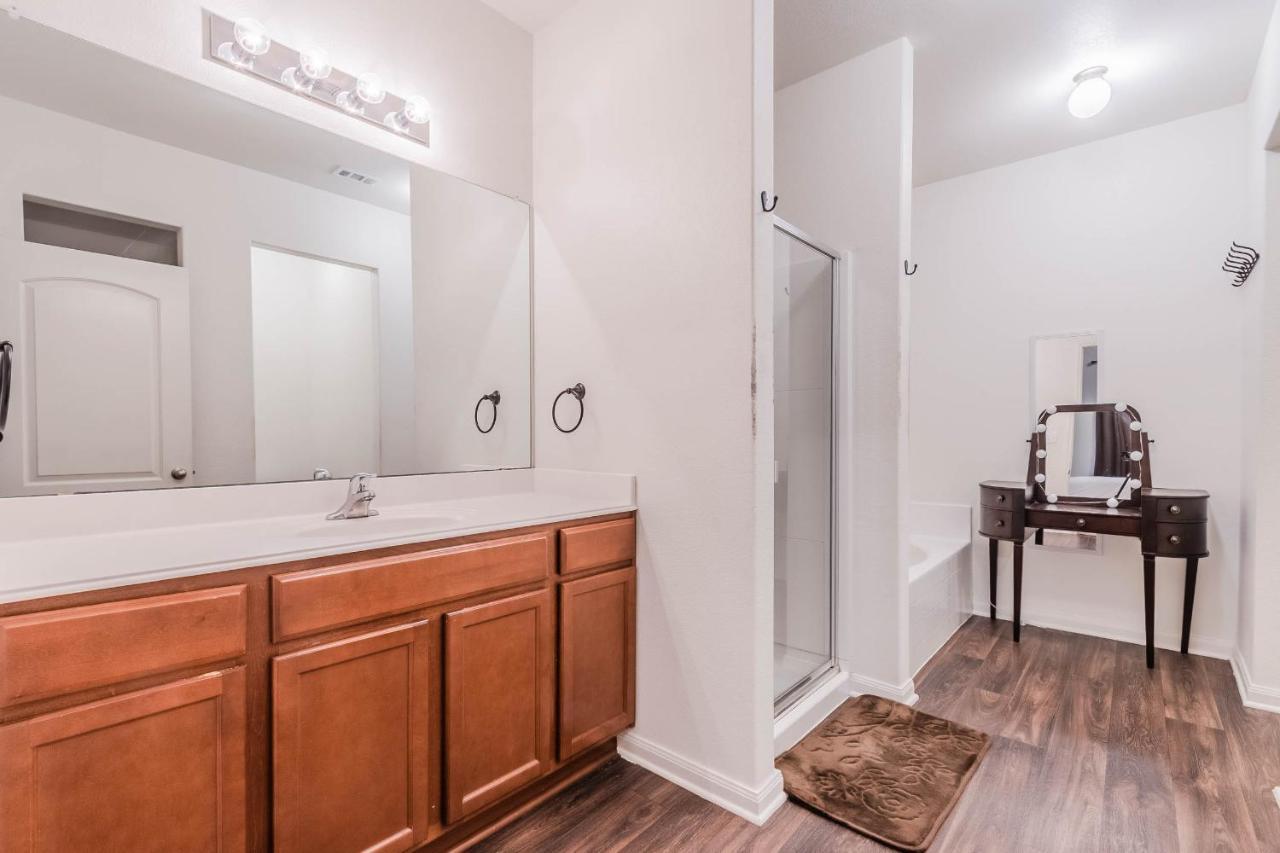 Luxury 5Br Dallas Retreat With Business Amenities - Perfect For Business Travelers, Families & Groups Eksteriør billede