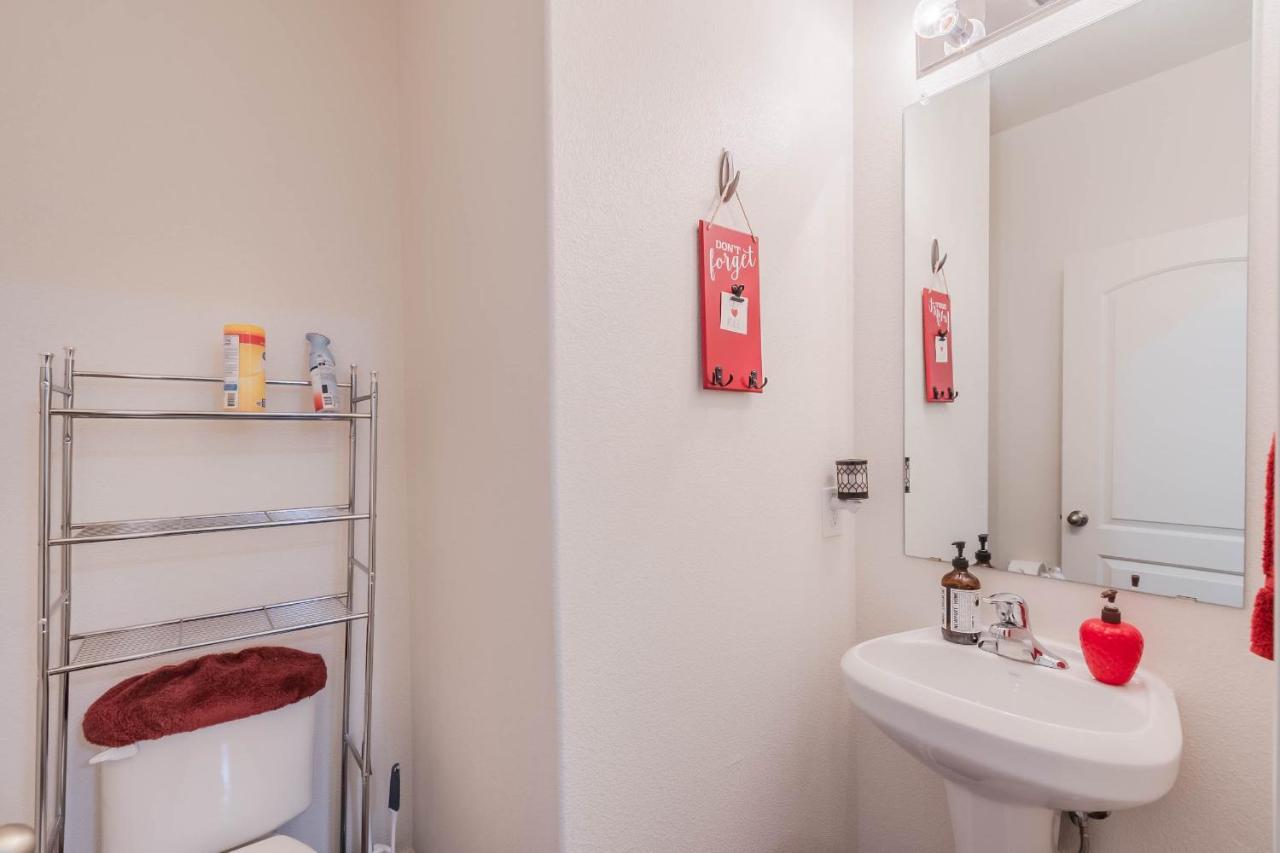 Luxury 5Br Dallas Retreat With Business Amenities - Perfect For Business Travelers, Families & Groups Eksteriør billede
