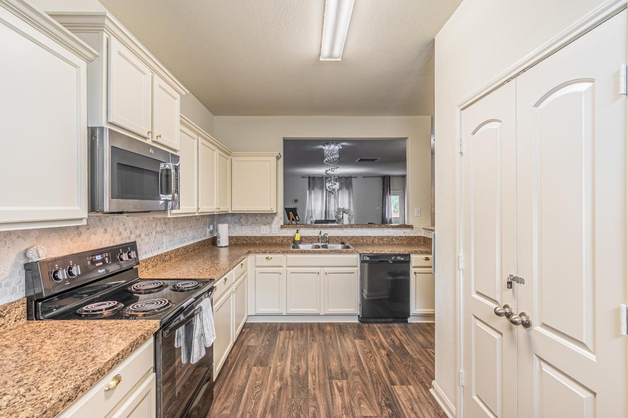 Luxury 5Br Dallas Retreat With Business Amenities - Perfect For Business Travelers, Families & Groups Eksteriør billede