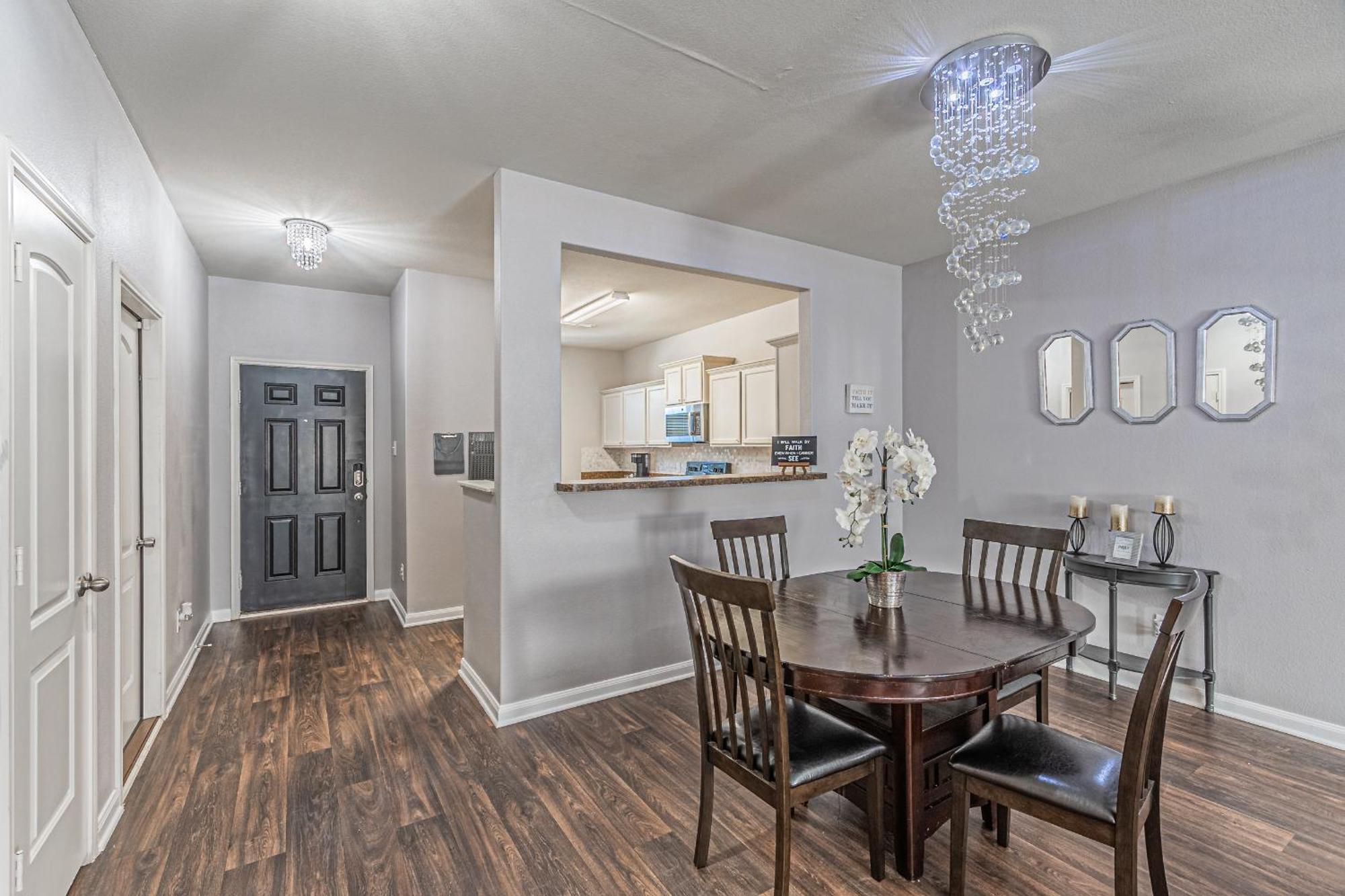 Luxury 5Br Dallas Retreat With Business Amenities - Perfect For Business Travelers, Families & Groups Eksteriør billede